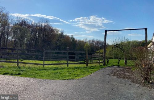 7455 Hillside Dr, Spring Grove PA  17362-8555 exterior