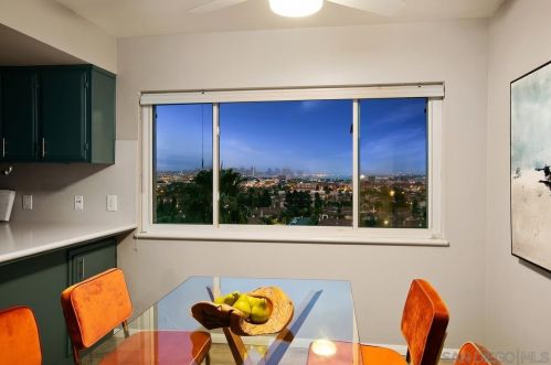 2125 Locust St, San Diego CA  92106-1622 exterior
