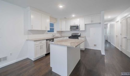 69 13 St, Newark NJ 07107-1108 exterior