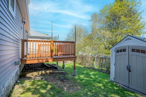 309 Vauxhall St, United States Coast Guard Ac CT  06320-3837 exterior