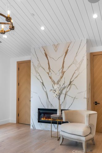 4765 Lemona Ave, Van Nuys CA 91405-4530 exterior