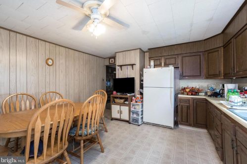 1034 Philadelphia Ave, Gilbertsville PA  19525-9511 exterior