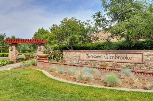 7500 Abbey Cir, Elk Grove CA  95757-5103 exterior