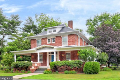 700 Grove St, Delmar, DE 19940-1326