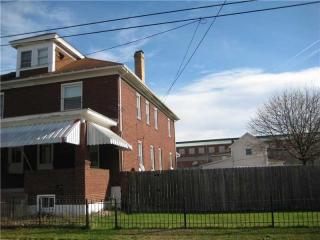 130 11th St, Jeannette, PA 15644-2002