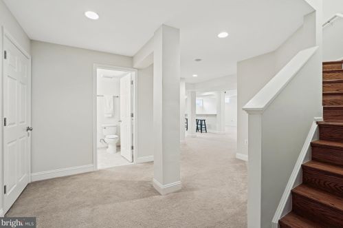 3211 Winter Sun Ter, Herndon VA  20171-1939 exterior