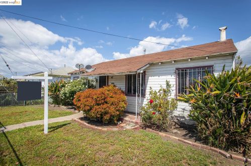 9300 Coral Rd, Oakland, CA 94603-1012