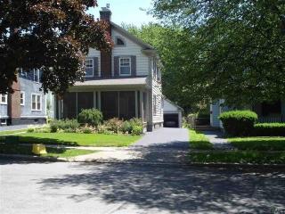 818 Rankin Ave, Schenectady, NY 12308-3427