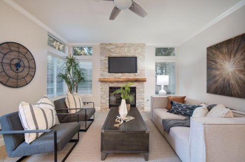 111 Burrill Dr, Folsom CA  95630-2270 exterior