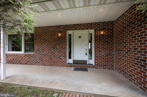 157 Wild Run Rd, Dale, PA 19504-9216