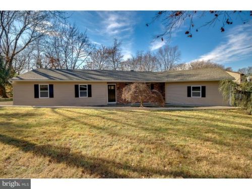 288 Colonial Dr, Langhorne, PA 19047-2620