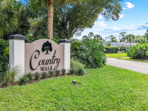 1050 31 Ave, Vero Beach FL 32960-4096 exterior