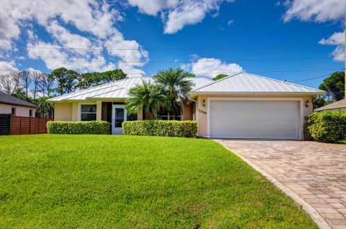 3299 Quay St, Fort Pierce, FL 34984-6518