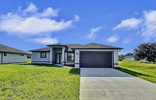 1024 Harwood Ave, Lehigh Acres, FL 33974-5582