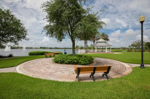 151 Palm Dr, Fort Pierce FL  34986-1795 exterior