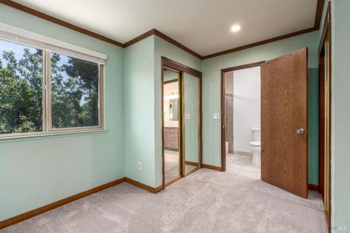 380 Jefferson Ln, Ukiah CA  95482-6618 exterior