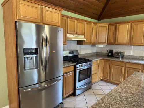 544 Sequoia Rd, Hayward CA  94541-6119 exterior