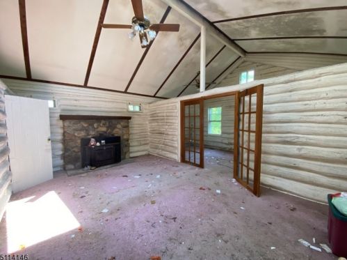 24 Woodside Dr, West Milford Lakes NJ  07480-4247 exterior