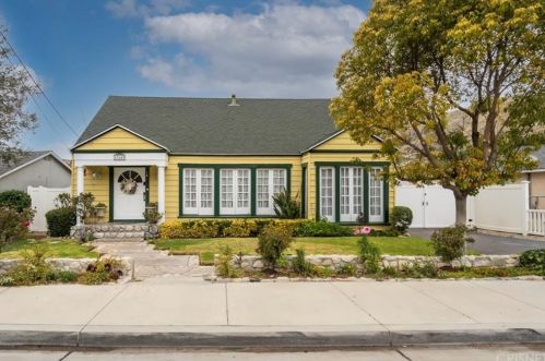 17649 Scherzinger Ln, Santa Clarita, CA 91387-1649