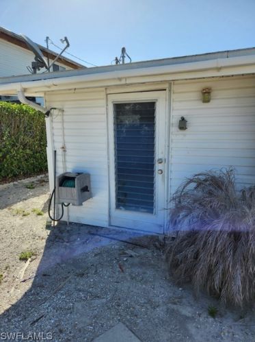 331 Washington Ct, Fort Myers Beach FL  33931-3735 exterior
