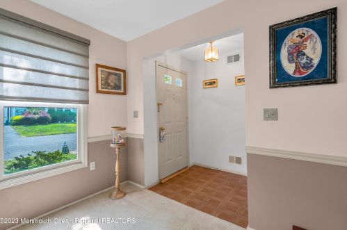 90 Chaucer Ct, Lakewood, NJ 08701-7326