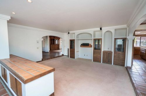 1129 Sugarbush Dr, Vista CA  92084-6605 exterior