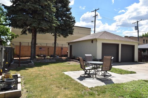 1316 101, Milwaukee WI 53214-3902 exterior