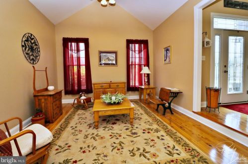 320 Stephen Ct, Charles Town WV  25414-4126 exterior