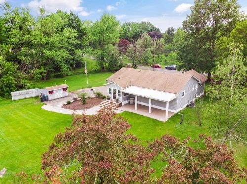 6 Orchard Dr, Flemington NJ  08822-1527 exterior