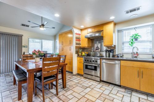 1216 Glenbrook Way, Modesto CA  95355-3676 exterior