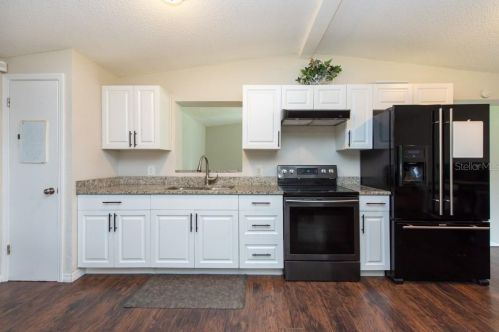 9741 Fowler Ave, Thonotosassa FL  33592-3415 exterior