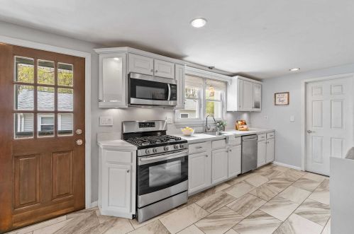 99 Plattekill Rd, Marlborough, NY 12542-5615