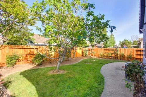 8635 Windsor Point Way, Elk Grove CA  95624-3431 exterior