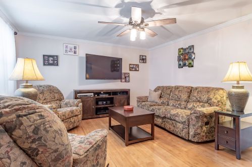 54 Bluestone Dr, Nashua NH 03060-6835 exterior