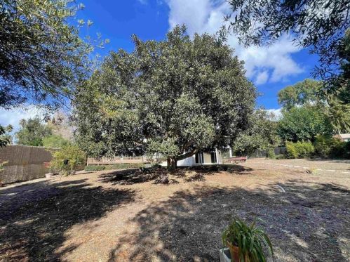 3304 Silver Oak Ln, Vista CA  92084-6614 exterior