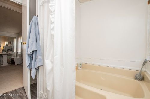 7205 Camino De Oeste, Tucson AZ  85742-9676 exterior