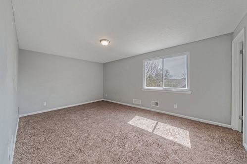 102 Redwood Cir, Latrobe PA  15650-2516 exterior