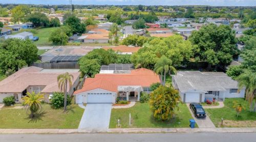 3239 Roxbury Dr, Tarpon Springs, FL 34691-4724