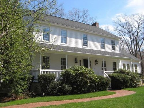 4 Lundvall Rd, Mendon, MA 01756-1354