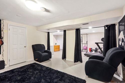 56 Ledgewood Dr, Brookfield Center CT  06804-3425 exterior