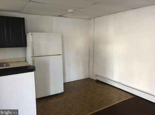 6501 Guyer Ave, Philadelphia PA 19153-2405 exterior