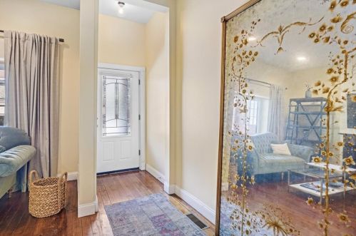 216 Main St, Pittsburgh, PA 15201-2808