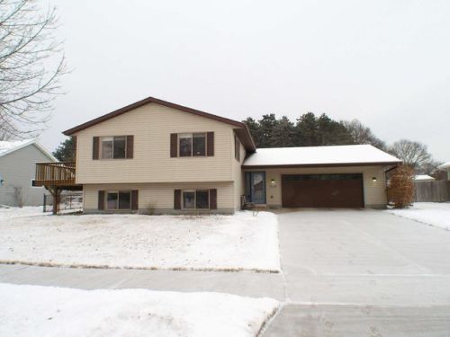 701 Pioneer Dr, Holmen, WI 54636-9479