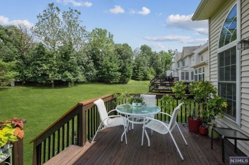 22 Winding Way, West Paterson NJ  07424-2665 exterior