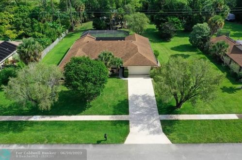 12151 Old Country Rd, West Palm Beach FL  33414-4816 exterior