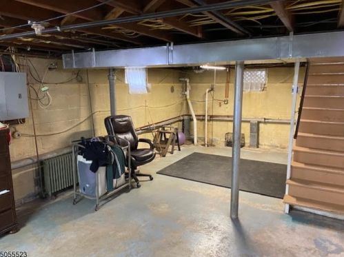 798 Old Lake Ave, Rahway NJ  07065-2623 exterior