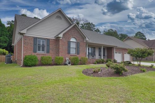 3541 Harrisburg Dr, Fayetteville, NC 28306-4572