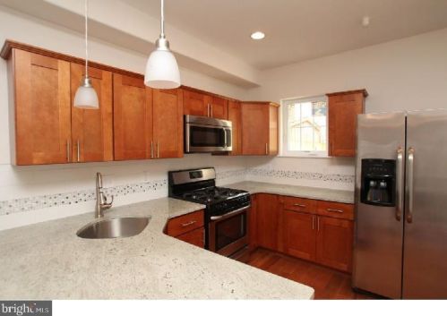 417 Mercy St, Philadelphia PA  19148-2506 exterior