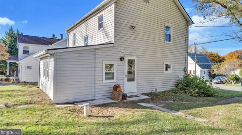 1509 Trindle Rd, Carlisle PA  17015-9713 exterior