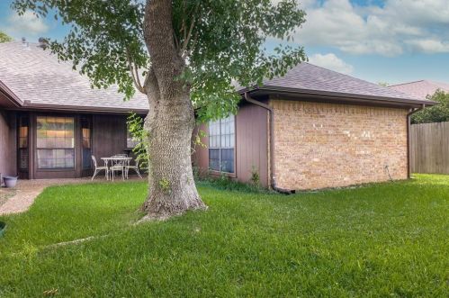 702 Mount Vernon Dr, Richardson TX  75081-5336 exterior